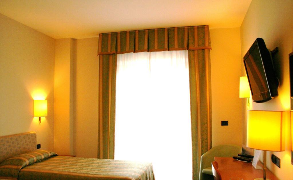 Savant Hotel Lamezia Terme Chambre photo