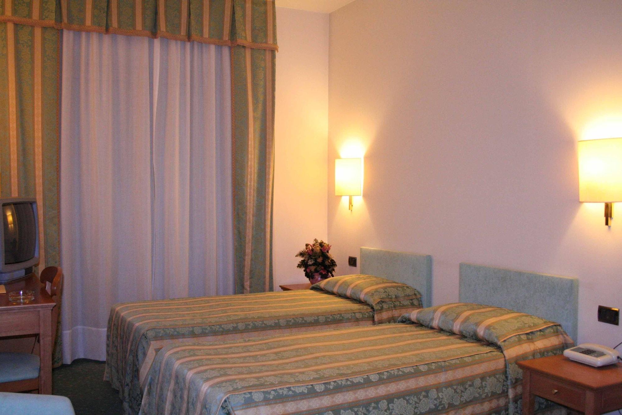 Savant Hotel Lamezia Terme Extérieur photo