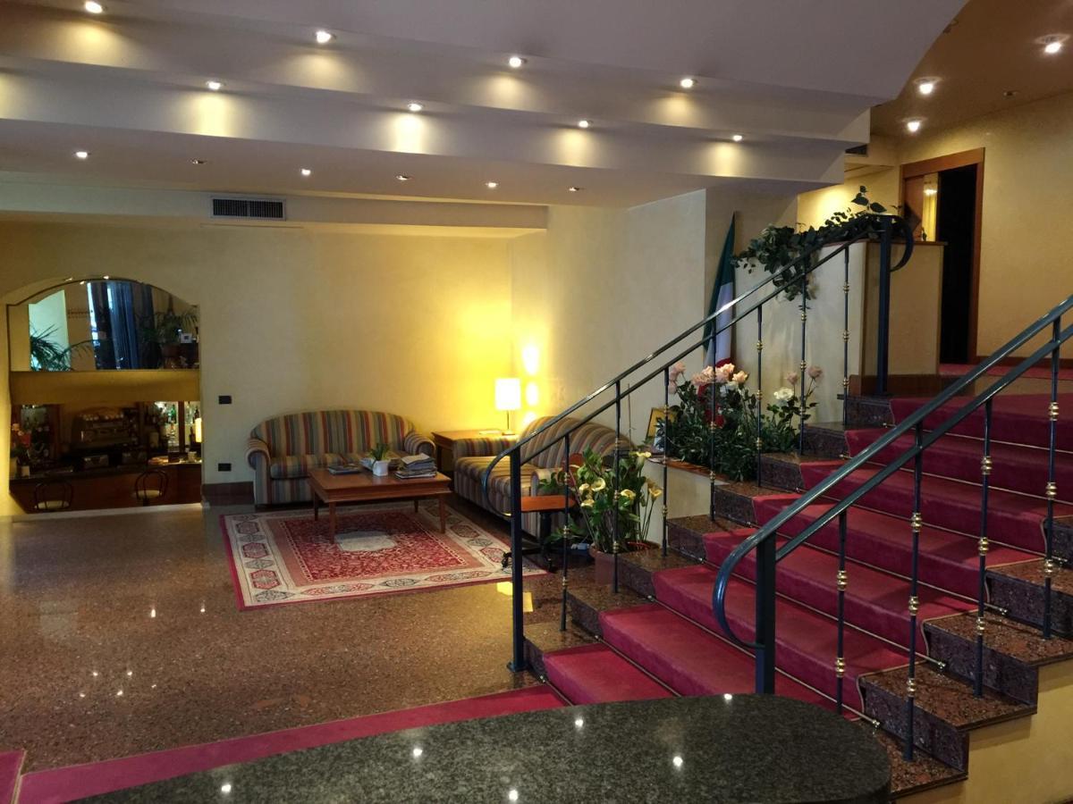 Savant Hotel Lamezia Terme Extérieur photo